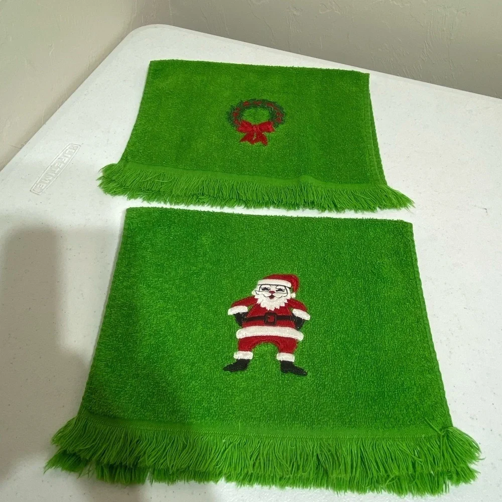 Set Of 2 Green Christmas Theme Hand Towel Bathroom Santa Wreath Embroide…